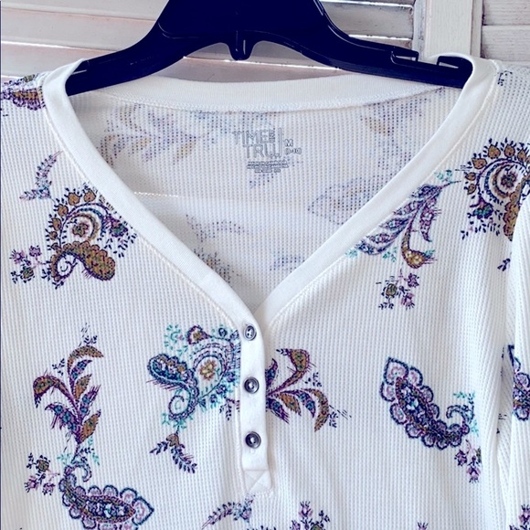 CREAM FLORAL BLOUSE SIZE -M 8-10 - Picture 3 of 4